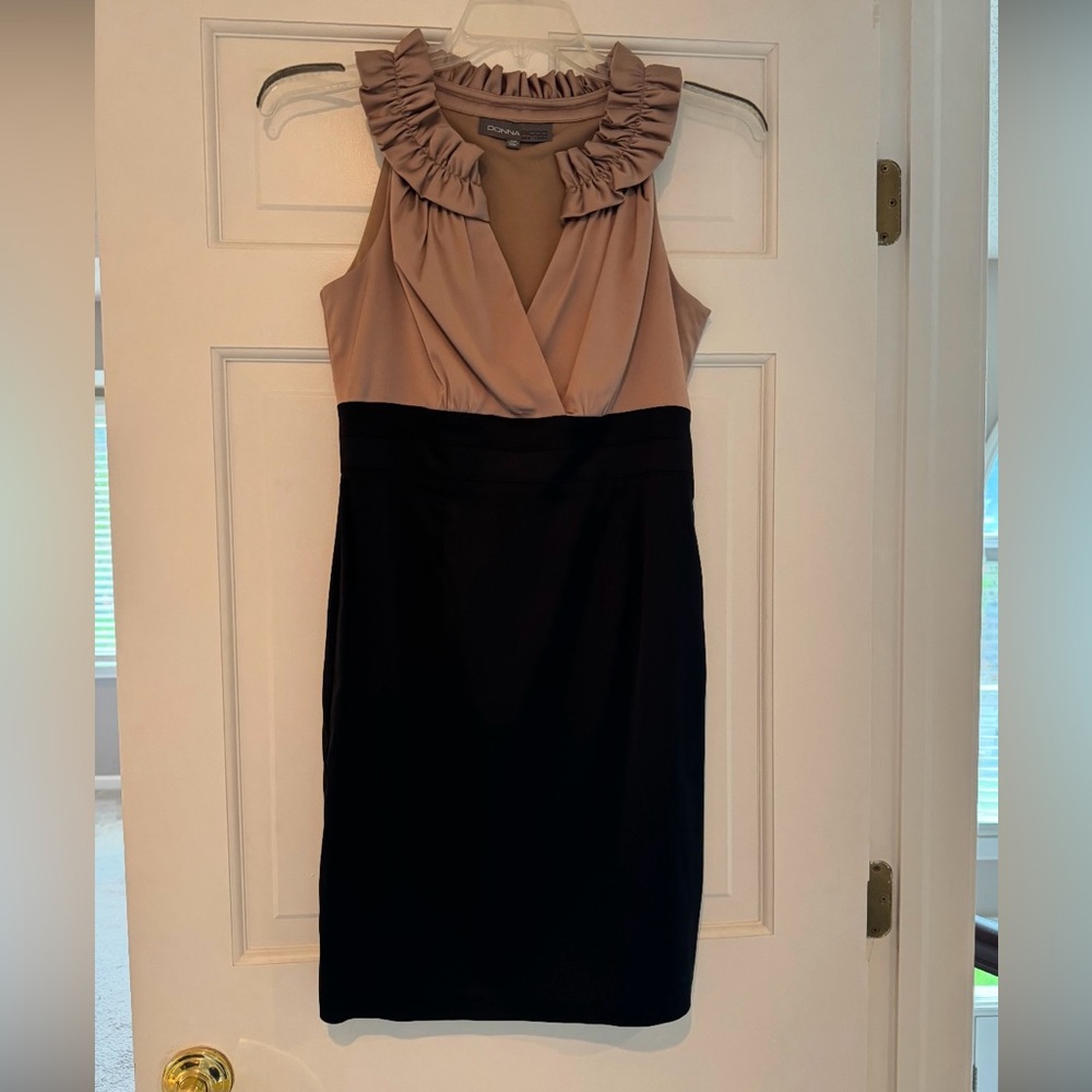 Donna Ricco New York Womens Black and Taupe cocktail dress. Size 10 petite